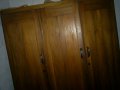 трикрилен гардероб от орехово дърво, снимка 1