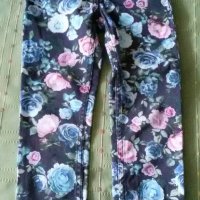 Свежи дънки на рози Н&М и тениска 104 см, снимка 2 - Детски панталони и дънки - 22600805