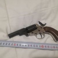 Джобен револвер Colt 1848. Реална реплика на този рядък модел оръжие за запада , снимка 3 - Бойно оръжие - 21273871