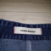 Синя дънкова пола с цепка отзад марка Vero Moda , снимка 3 - Поли - 23625472