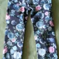 Свежи дънки на рози Н&М и тениска 104 см, снимка 3 - Детски панталони и дънки - 22600805