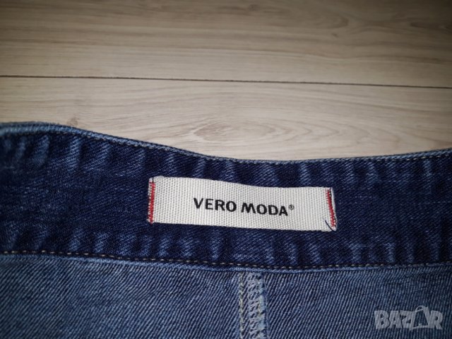 Синя дънкова пола с цепка отзад марка Vero Moda , снимка 3 - Поли - 23625472