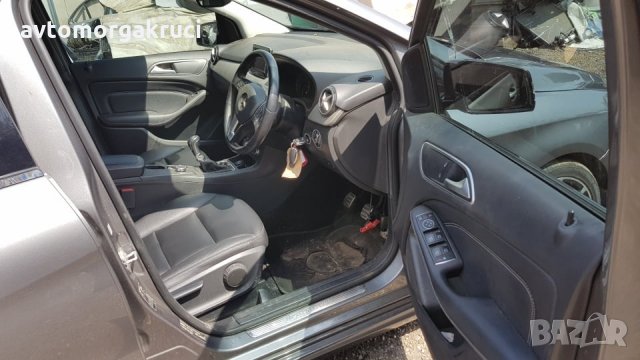 Mercedes B200 W246 AMG на части 2015г. Мерцедес Б200 , снимка 7 - Автомобили и джипове - 25844466