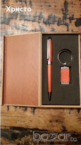 химикалка и ключодържател комплект в кутия метал, снимка 1 - Подаръци за рожден ден - 16701087
