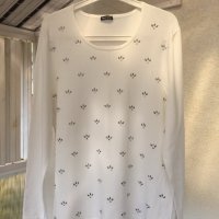 Красива блуза(пуловер), снимка 1 - Блузи с дълъг ръкав и пуловери - 22669957