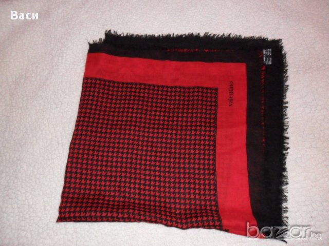 100% VALENTINO vintage автентичен дамски шал wool, silk Нов!, снимка 9 - Шапки - 13124213