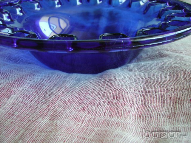 Продавам фруктиера ос ажурно цветно стъкло.Диаметър-30см, снимка 2 - Антикварни и старинни предмети - 13484899