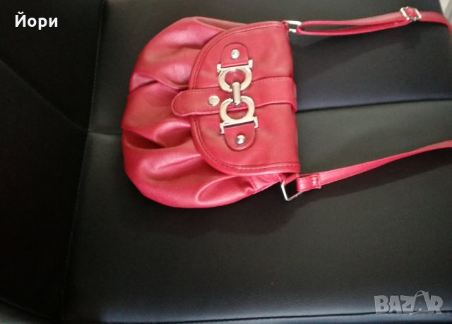 Дамска чантичка, снимка 5 - Чанти - 23083512