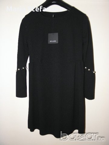 Елегантна Италианска черна рокля с перли, снимка 1 - Рокли - 20399342