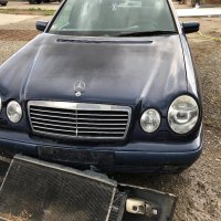  Mercedes-Benz E 200 i на части., снимка 1 - Автомобили и джипове - 21613143