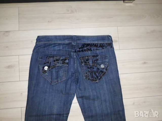Дамски сини дънки марка P@s Jeans с черни орнаменти на джобовете, снимка 2 - Дънки - 23703024