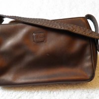Esprit дамска чанта, снимка 1 - Чанти - 18759445