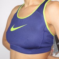 Nike shape bra wlarge swoosh , снимка 2 - Корсети, бюстиета, топове - 17538873