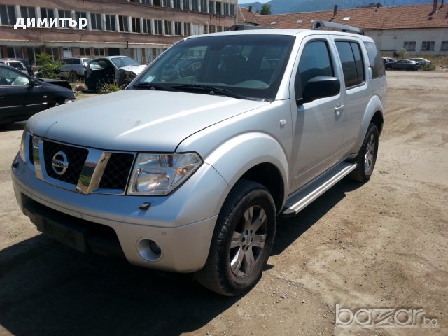 Nissan Pathfinder, снимка 1 - Автомобили и джипове - 11685317