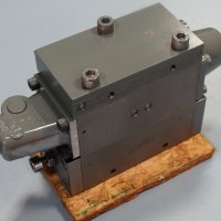 Хидравличен клапан BRONS, снимка 2 - Резервни части за машини - 25834326