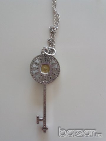 Ключ Сваровски, снимка 8 - Колиета, медальони, синджири - 19020028