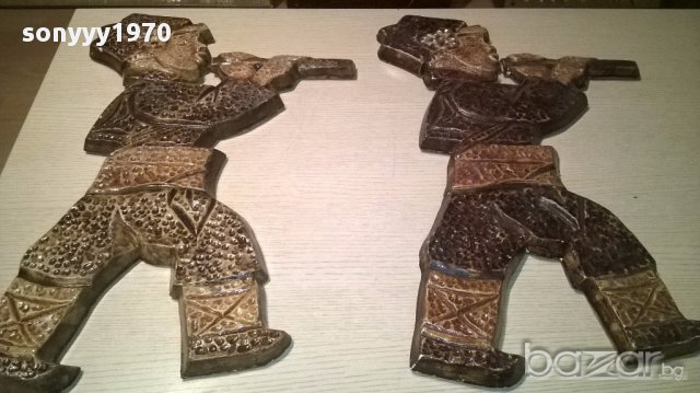 Два броя фигури на момче с свирка 60/40см