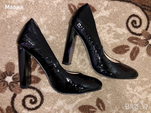 Обувки , снимка 2 - Дамски обувки на ток - 23802709