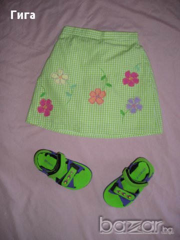 Поличка с гащички и сандалки, снимка 1 - Детски рокли и поли - 18030741
