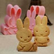 2 зайчета Великден заек  пластмасови форми резци с релеф за фондан тесто сладки бисквитки великден, снимка 2 - Форми - 17048111