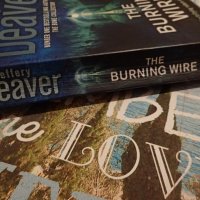 английска прочетна книга " The Burning Wire " , снимка 2 - Художествена литература - 20184016