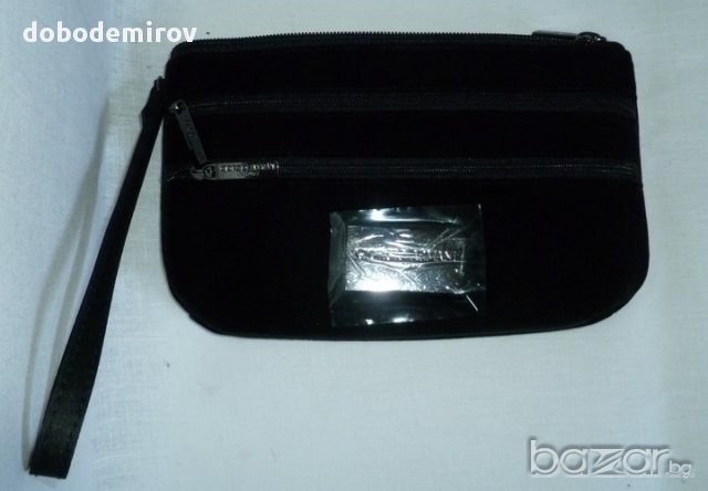 Нова чанта/клъч кадифе Giorgio Armani Velvet Black Wristlet оригинал, снимка 10 - Чанти - 12744741