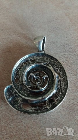 Сребърен медальон спирала със символи, снимка 2 - Колиета, медальони, синджири - 21653826