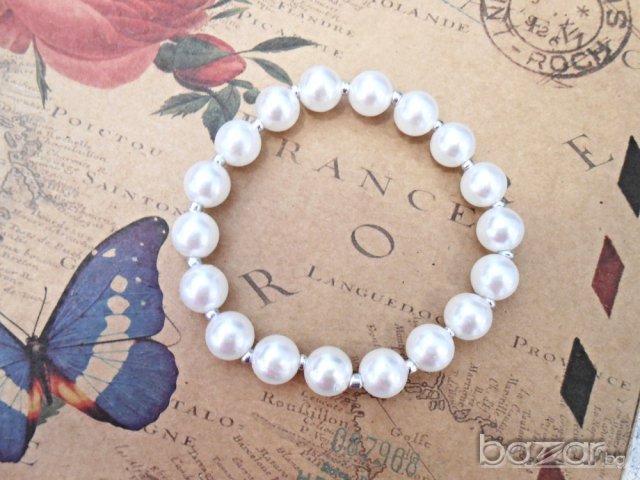 Комплект: гривна, обеци и колие "Перлено бяло", снимка 3 - Бижутерийни комплекти - 13712326