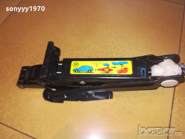 volkswagen-нов оригинален крик-внос швеицария, снимка 3 - Аксесоари и консумативи - 20126838
