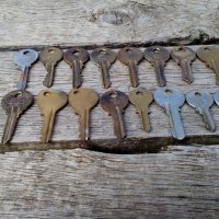 Стар секретен ключ,ключета, снимка 1 - Антикварни и старинни предмети - 16772982