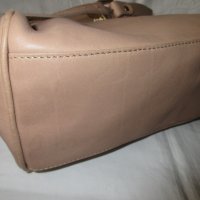 ZARA естествена кожа дамска чанта в цвят пудра, снимка 2 - Чанти - 25661019