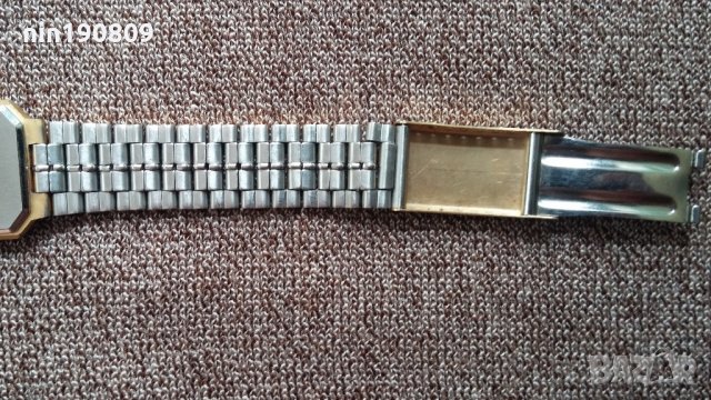 Часовник Valentino от 70-те, снимка 3 - Други - 22067022