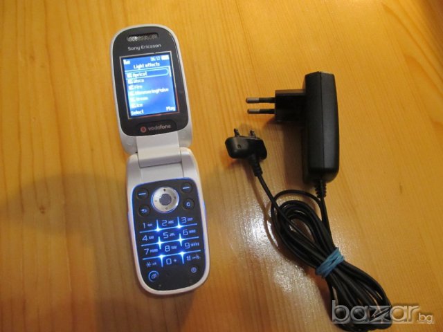 Сгъваем Телефон с копчета  SONY ERICCSSON Z310  модел 2006 г. - работещ.