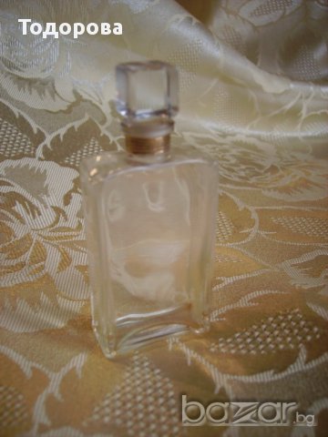 Старинно кристално шишенце от парфюм