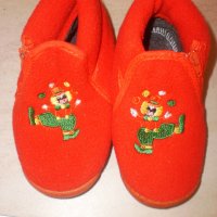 Детски домашни обувки с цип, номер 26, снимка 1 - Бебешки обувки - 19537500