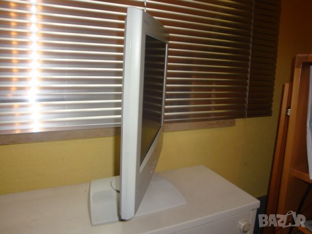 мултимедиен монитор LCD 17", снимка 1 - Монитори - 22441685