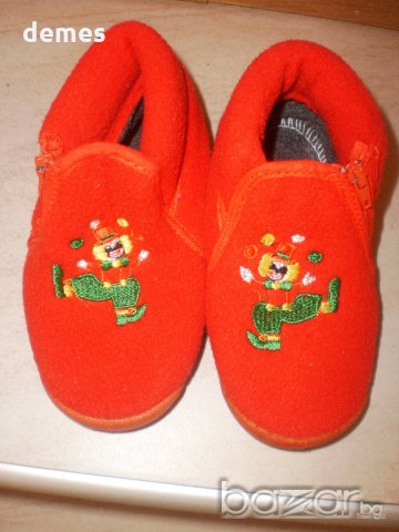 Детски домашни обувки с цип, номер 26, снимка 1 - Бебешки обувки - 19537500
