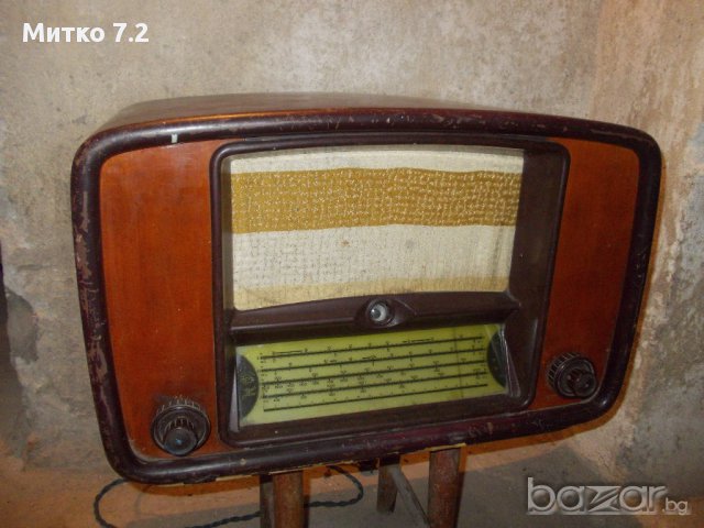 радиоапарат балтика , снимка 1 - Антикварни и старинни предмети - 14204167