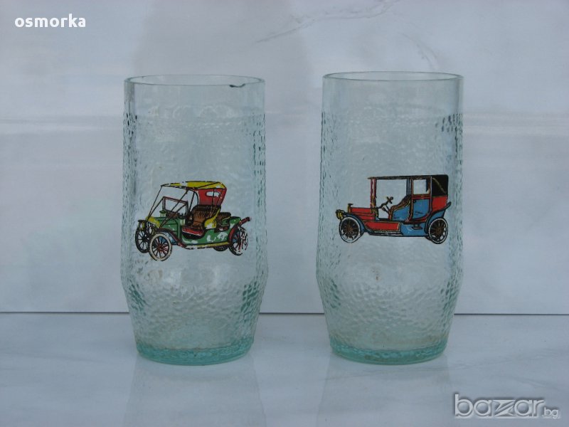 Две стари чаши с ретро автомобили, снимка 1