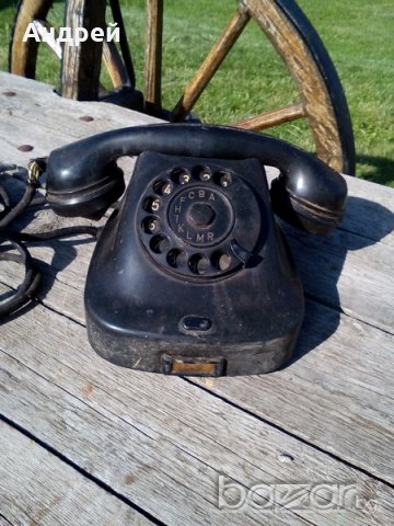 Старинен телефон, снимка 1 - Антикварни и старинни предмети - 18348084