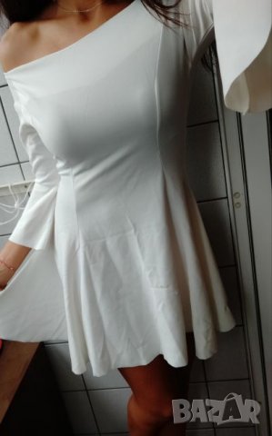 Бяла кукленска рокля