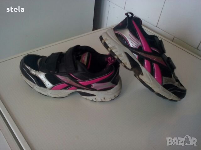 Рийбок 28 номер-оригинален, снимка 2 - Детски маратонки - 21582451