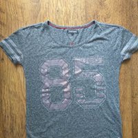 Tommy Hilfiger Shirt Bibi - страхотна юношеска тениска КАТО НОВА , снимка 2 - Детски тениски и потници - 25700332