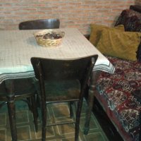 Маса старинна Орехова с 4 стола, снимка 4 - Маси - 20620659