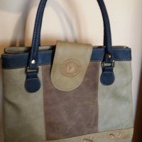 Дам.чанта-/набук/-"FANTASY-moda"-многоцветна. Закупена от Италия., снимка 1 - Чанти - 21697685