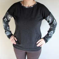 Елегантен пуловер в черно, снимка 2 - Блузи с дълъг ръкав и пуловери - 9550284