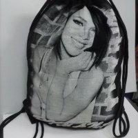 Голяма спортна торба/раница/ с  принт  Риана или Джъстин Бийбър, снимка 3 - Чанти - 14964654