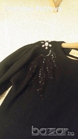 Вълнена черна рокля от мерино, с апликация от мъниста, машинно плетена, снимка 2 - Рокли - 19944329