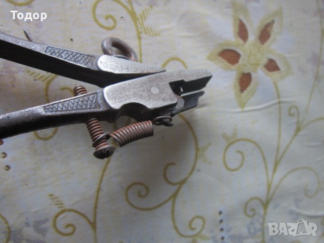 Невероятни стари армейски специални клещи, снимка 5 - Колекции - 25701323