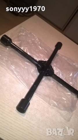 кръстачка ключ за гуми-як усилен-36х36см, снимка 4 - Аксесоари и консумативи - 25428859